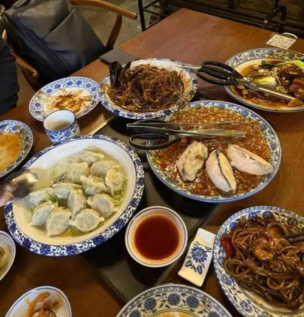 Table at Doryang with dishes